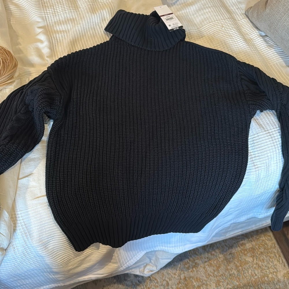 Woman’s Sofia Vergara black sweater one shoulder open size small NWT